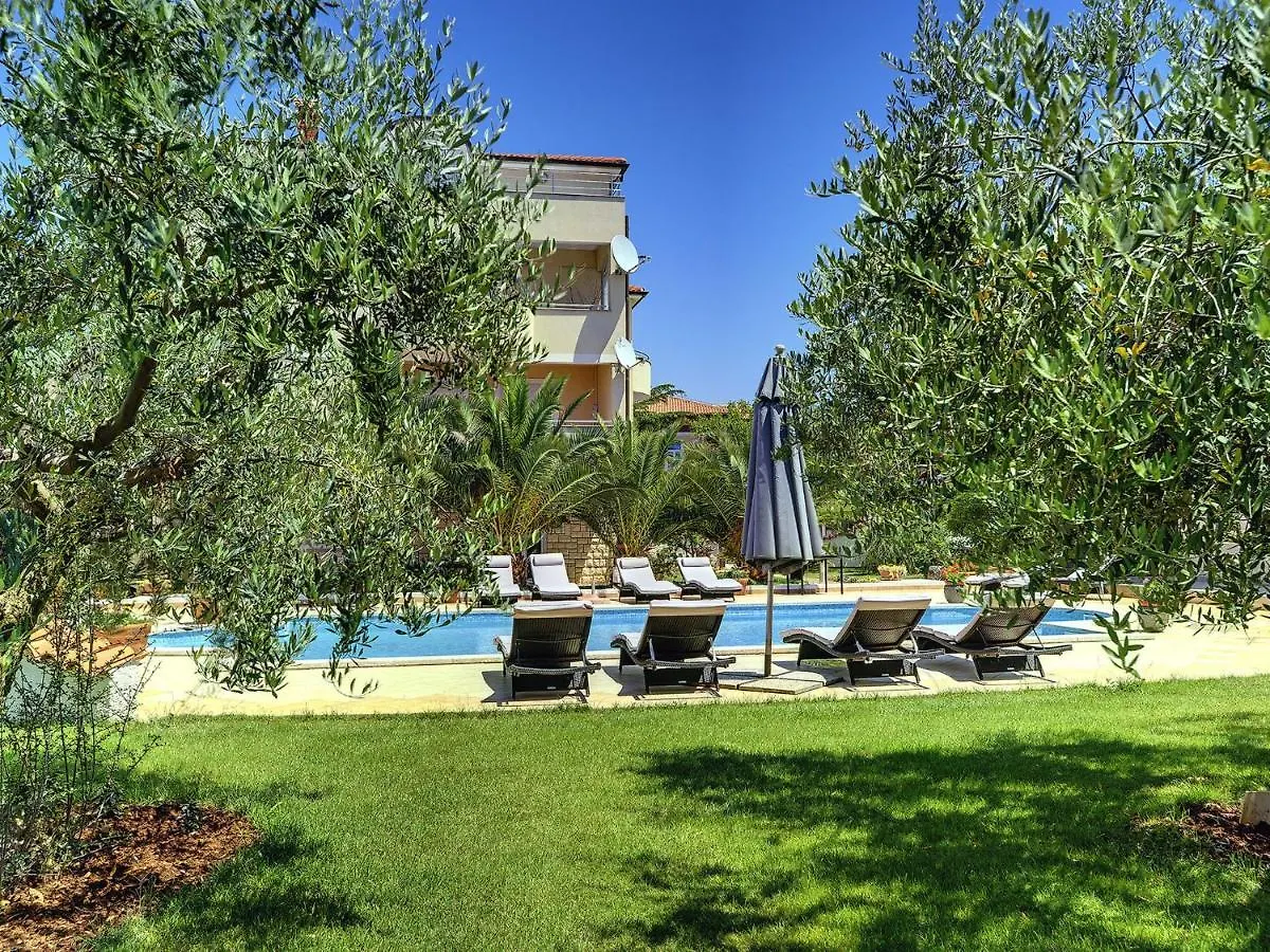 Boutique Apartment With Pool In Medulin