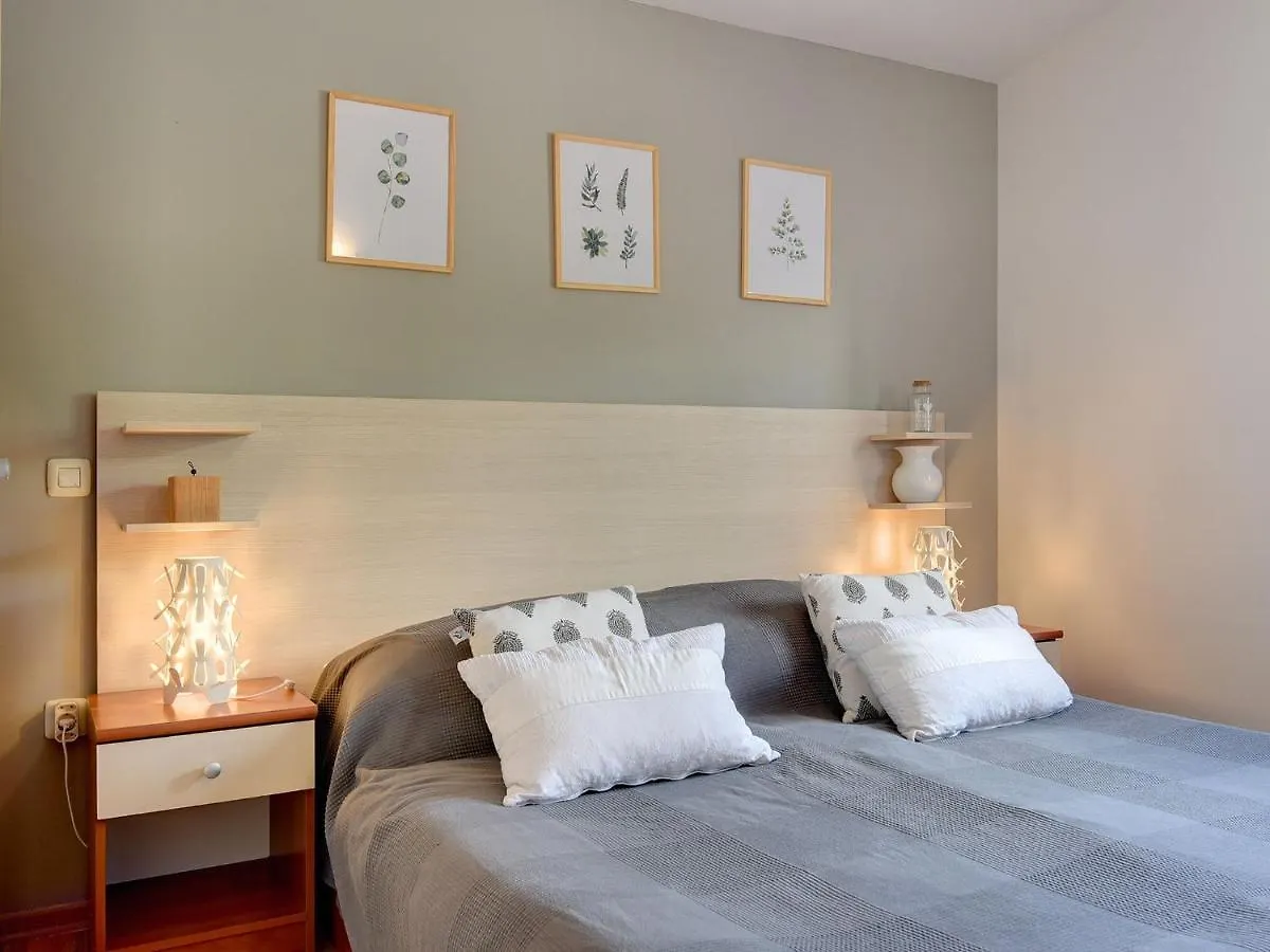 Boutique Apartment With Pool In Medulin
